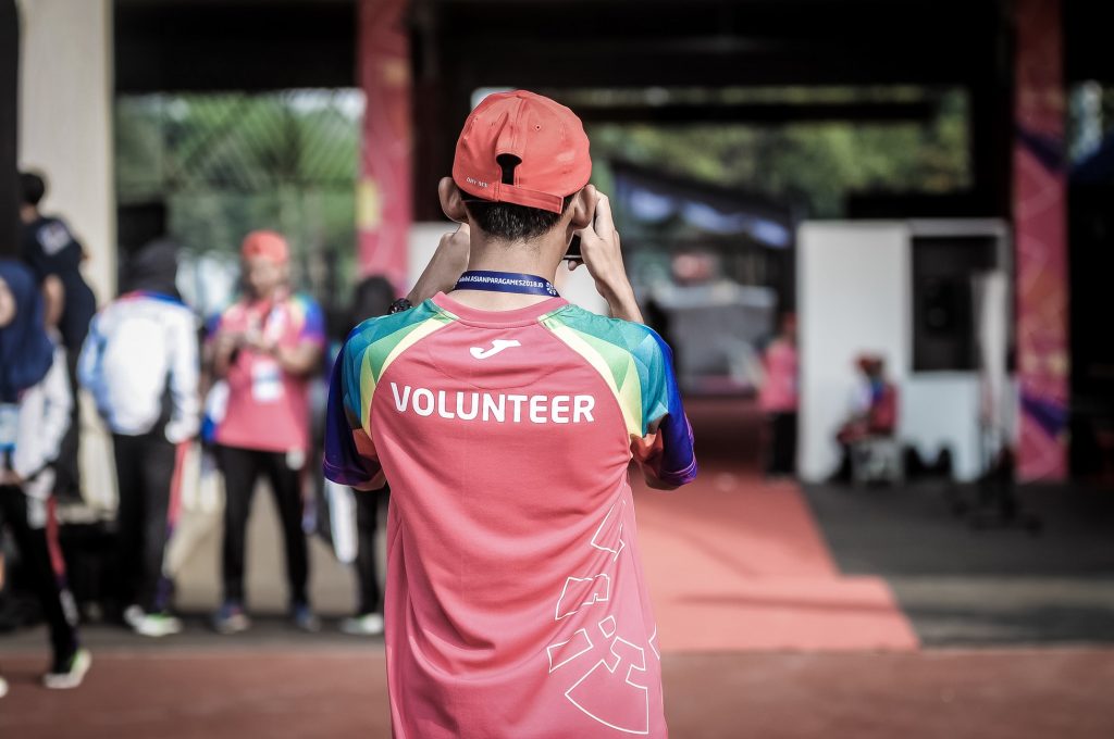 Что дает волонтерство? Преимущества и недостатки быть волонтером